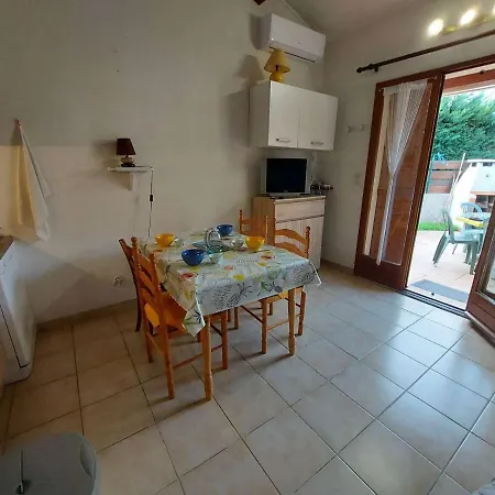 Jolie Maison T2 Climatisee Avec Mezzanine, Terrasse Et Jardin, A 500m De La Au Grau D'agde - Fr-1-423-258 Holiday home